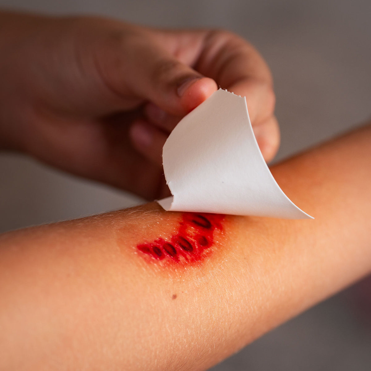 Tatuaggi temporanei viso e corpo Halloween ferite finte Legami