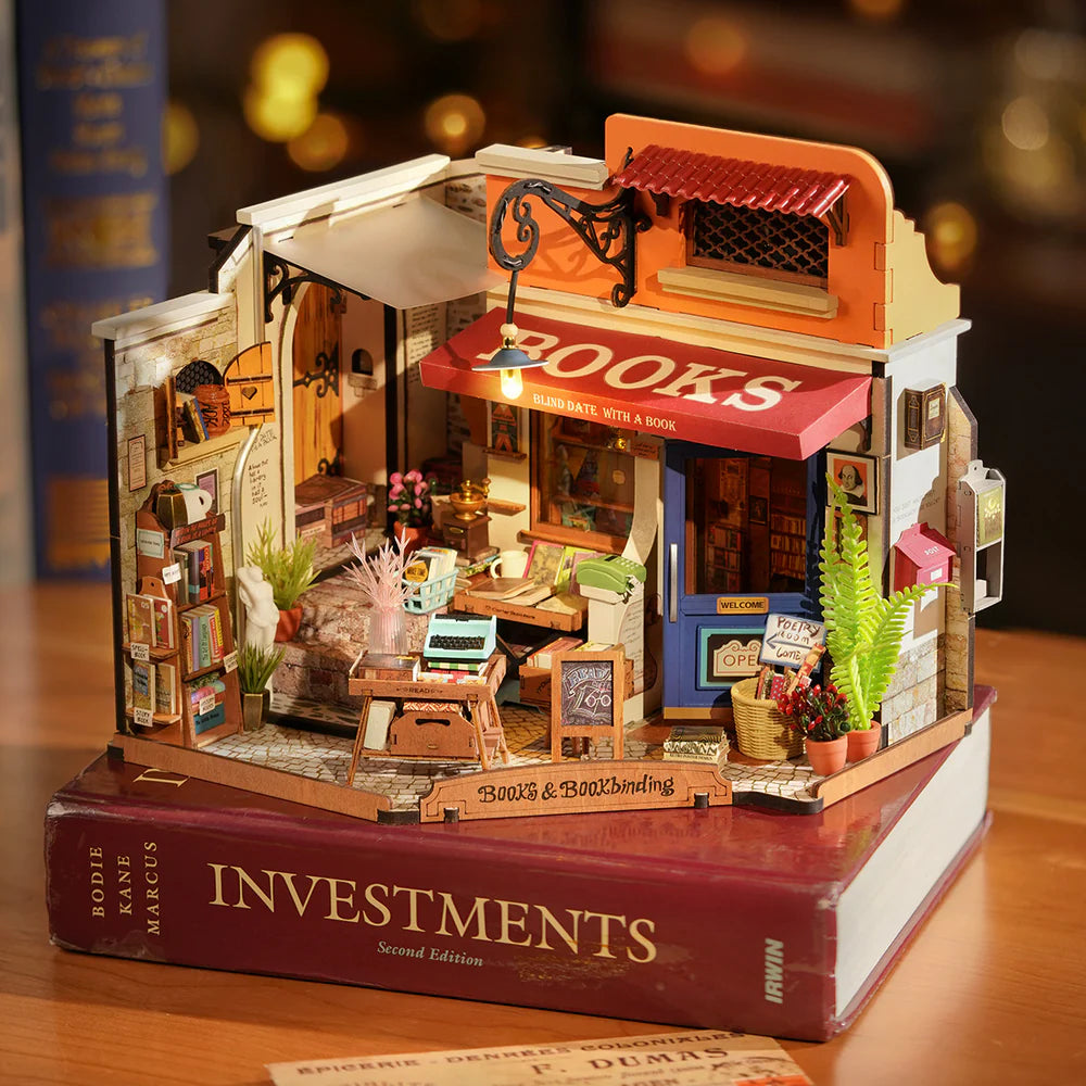 Miniature House - Corner Bookstore