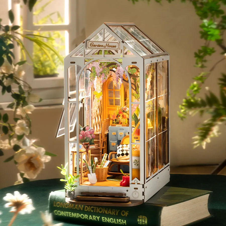 Miniatura da libreria - Garden House