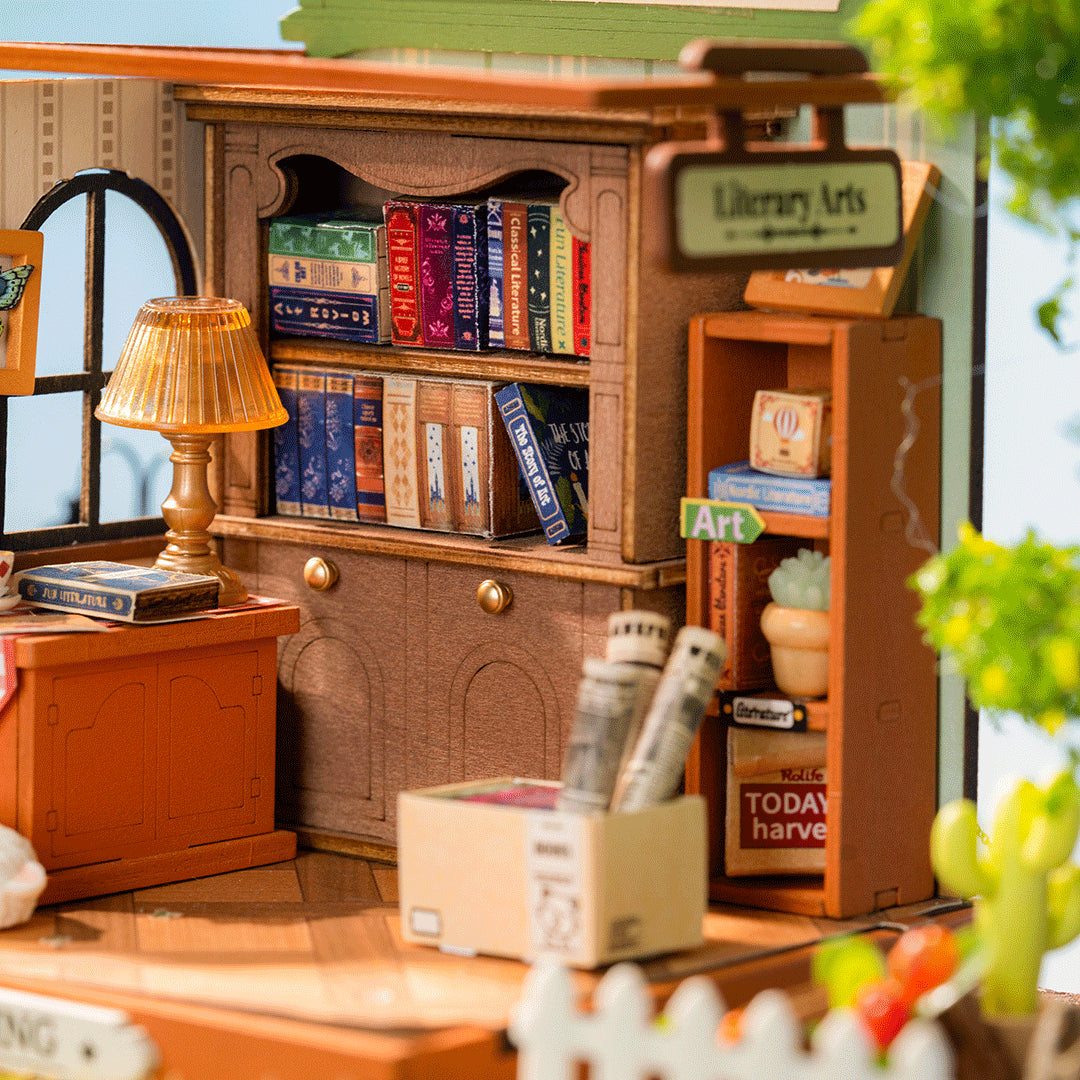 Miniature House - The Muse Bookshop