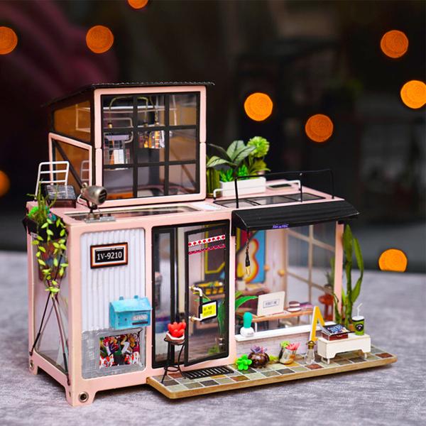 Miniature House - Kevin's Studio