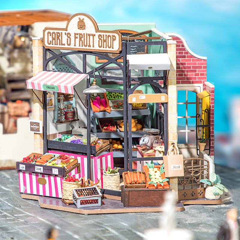 Miniature House - Carl's Fruit Shop